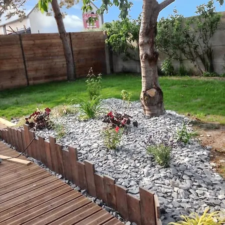 Maison Spacieuse A Le Vivier-sur-mer, Proches Des Commodites *